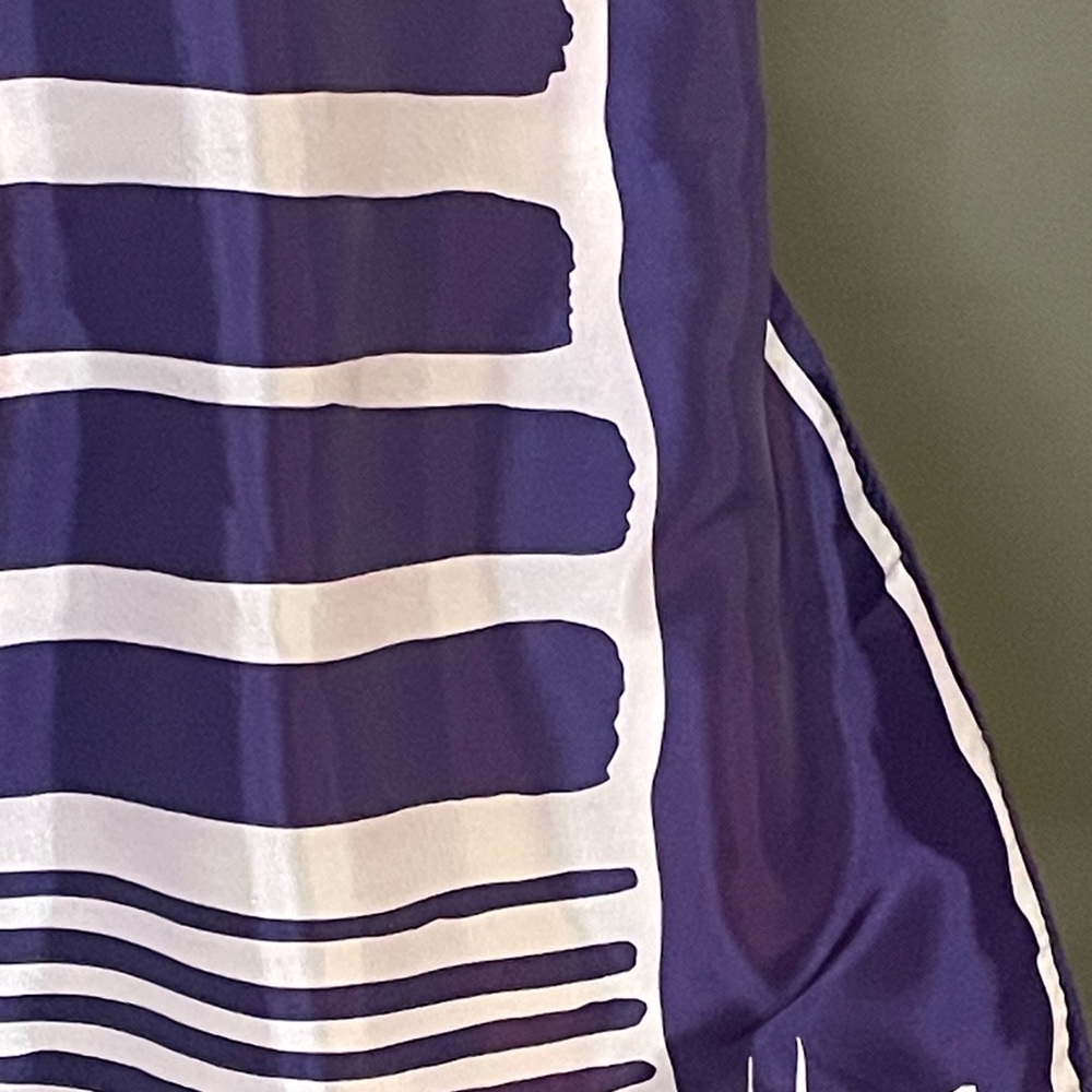 Vintage Vera Scarf Grape Purple White 26 In Excellent Condition - Picture 7 of 8